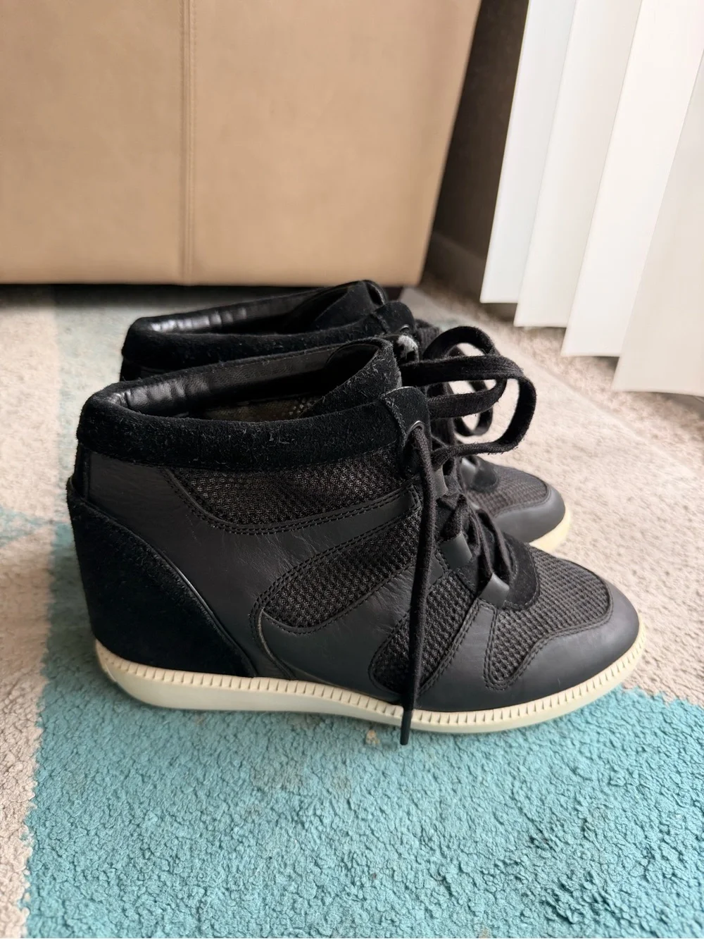 Michael Kors Women Black and White Lace-Up Sneakers